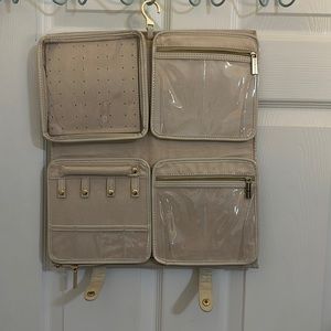 Kendra Scott NWOT Hanging Jet Set Jewelry Organizer Classic Ks Cream Gold silver
